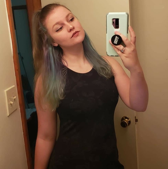 Meet your Posher, Coral - Picture 3 of 7